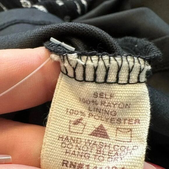 Hem & Thread Black & White Long Sleeve Dress | Size Large | Chic Print - Picture 9 of 9